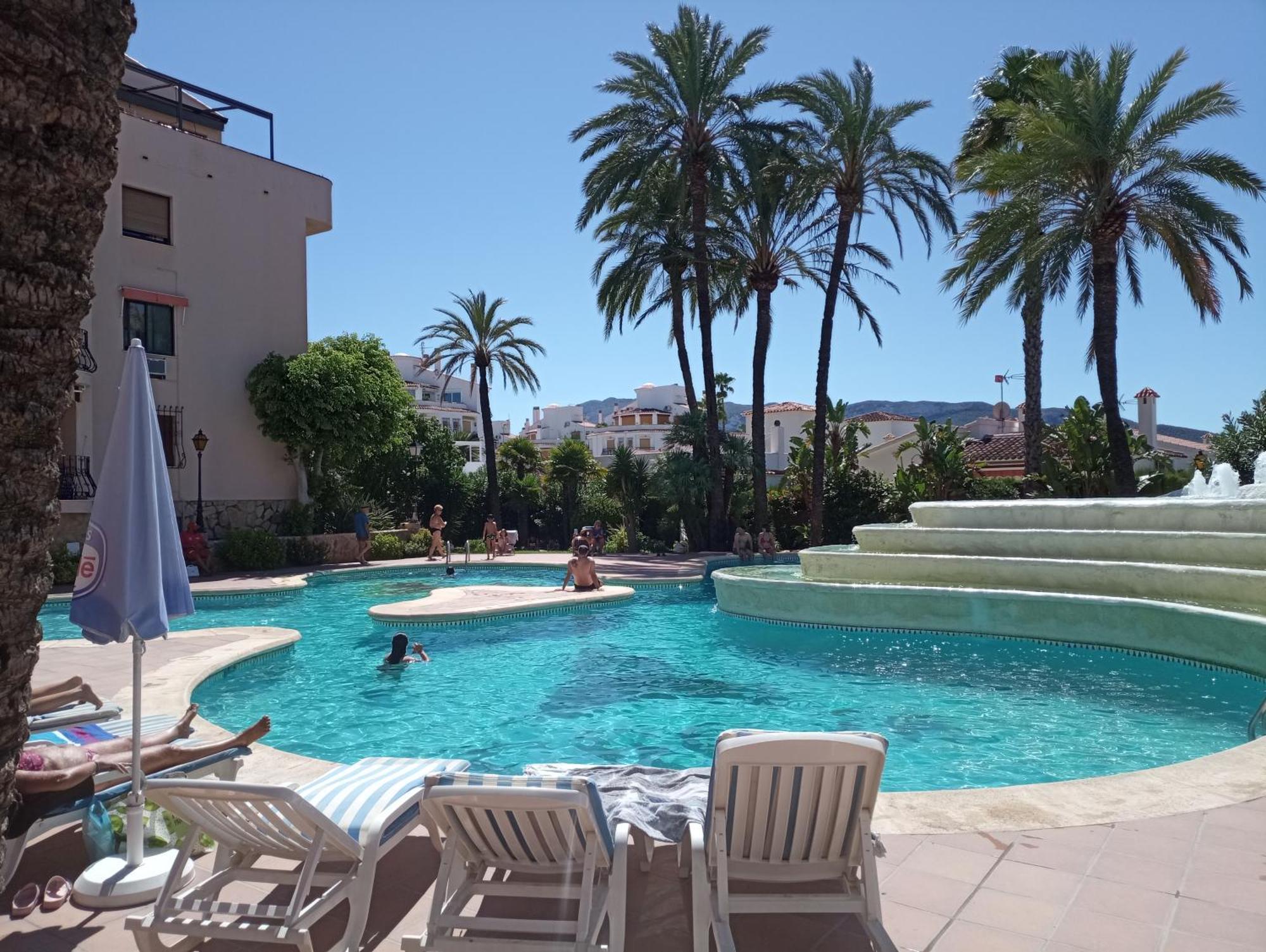 Parchis Con Piscina Apartment